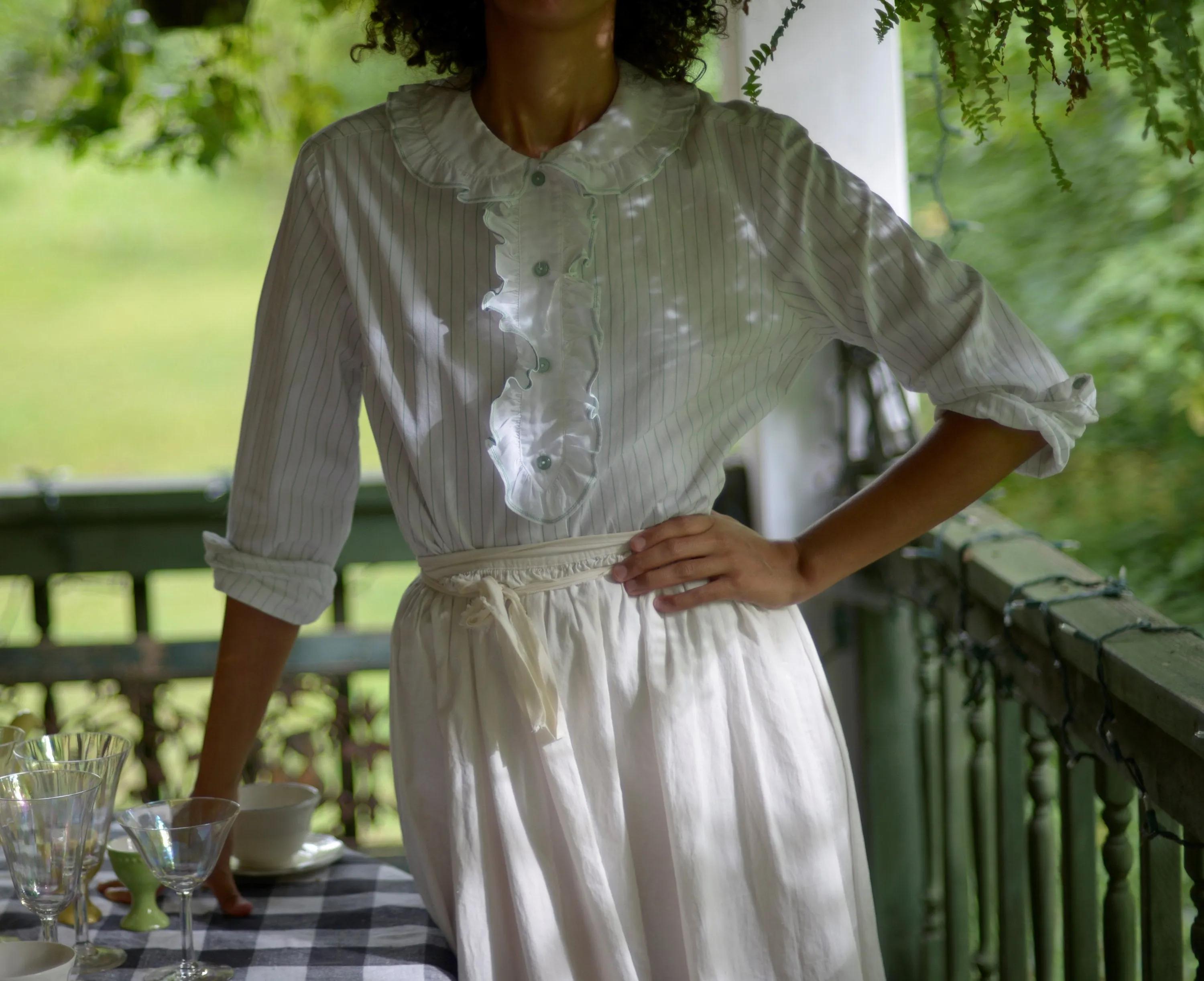60 cotton ruffle peter pan collar blouse with green stripes // small-medium