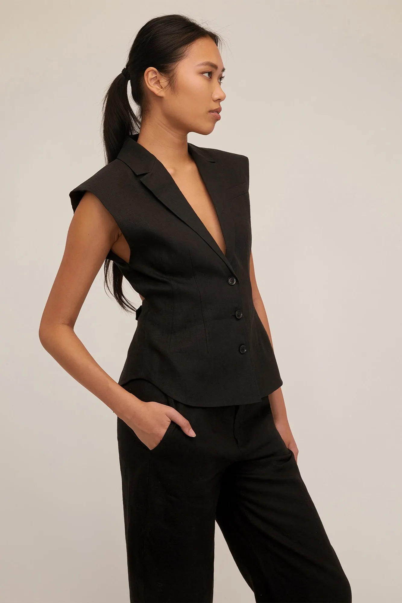 Enzo Linen Open Back Vest in Black
